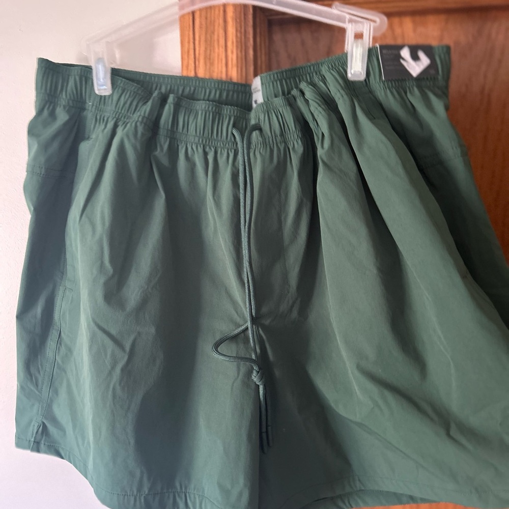 Men’s Green Athletic Shorts XXL